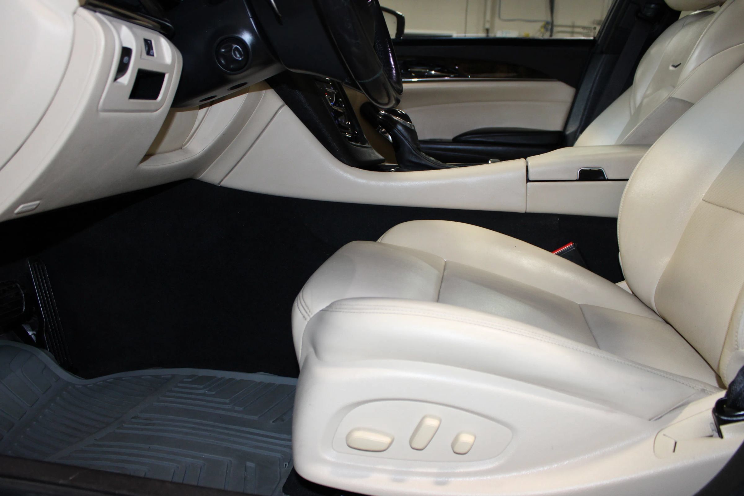 Used 2018 Cadillac CTS Luxury RWD image 25