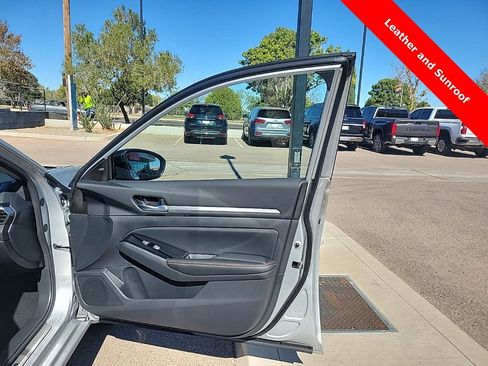 New 2025 Nissan Altima 2.5 SR w/ SR Premium Package FWD image 17