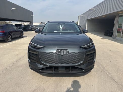 New 2025 Audi Q6 e-tron Premium image 2