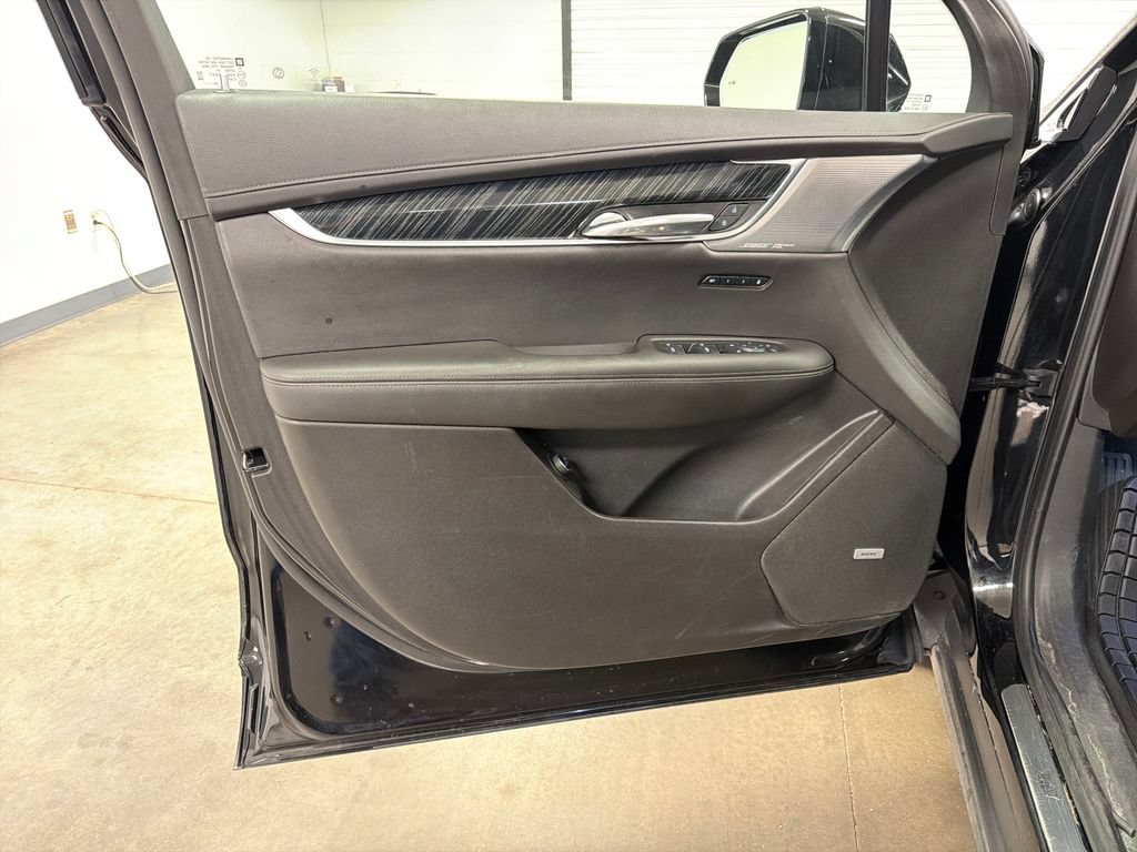 Used 2023 Cadillac XT6 Premium Luxury FWD image 23