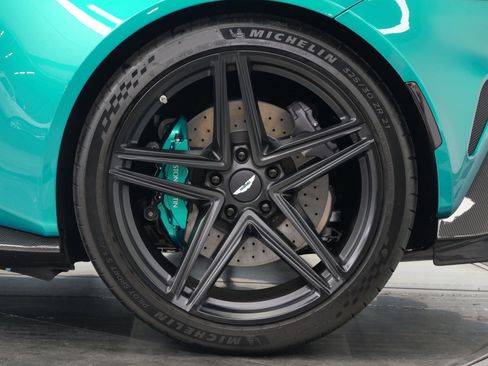 Used 2025 Aston Martin V8 Vantage Coupe image 11