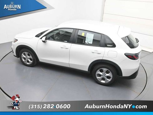 Used 2024 Honda HR-V LX image 31