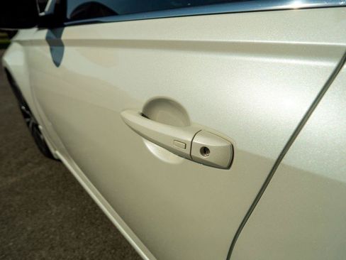 Used 2020 Nissan Altima 2.5 SR w/ Premium Package FWD image 8