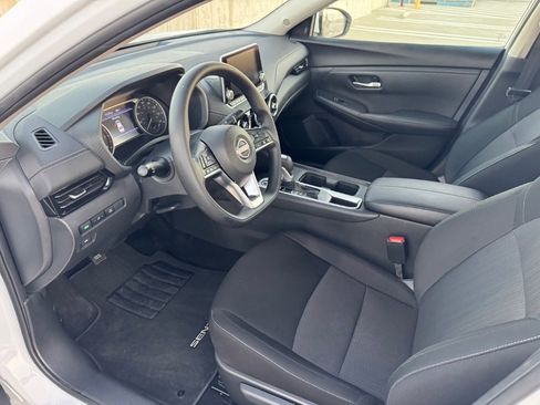Used 2025 Nissan Sentra SV image 6
