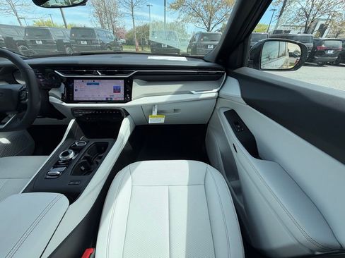 New 2026 Jeep Cherokee Limited image 13