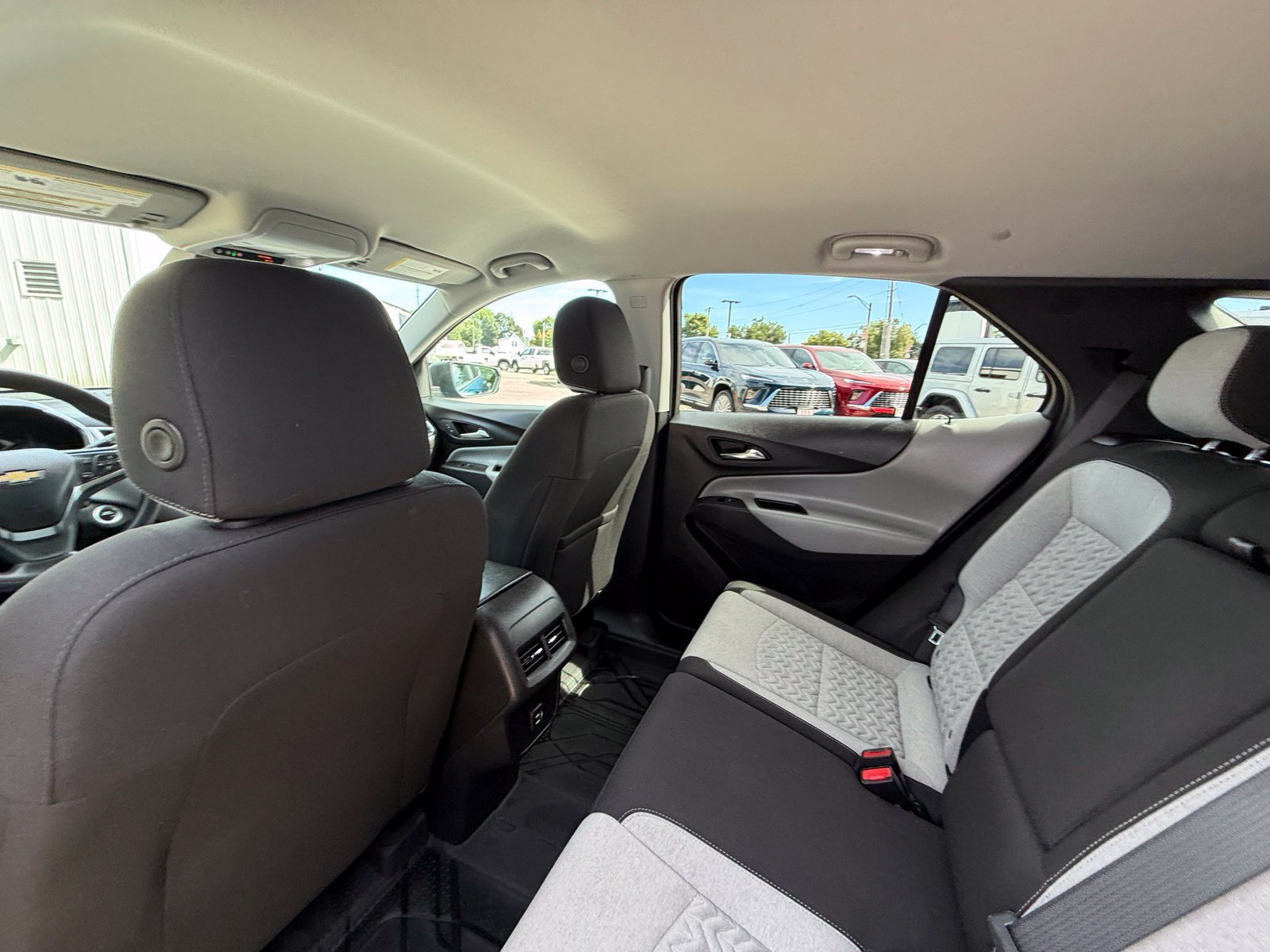 Used 2024 Chevrolet Equinox LS w/ LS Convenience Package FWD image 24