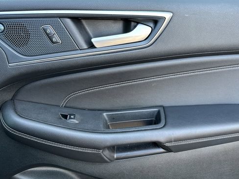 Used 2024 Ford Edge Titanium image 21