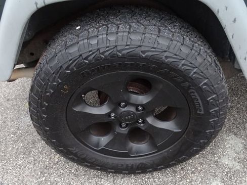 Used 2004 Jeep Wrangler SE w/ Full Face Tire & Wheel Group AWD/4WD image 13