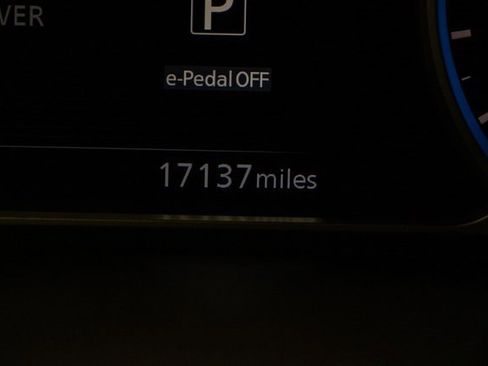 Used 2023 Nissan Leaf S image 29