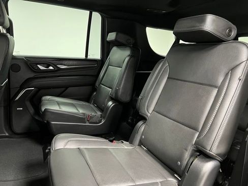 Used 2022 GMC Yukon XL Denali w/ Advanced Technology Package AWD/4WD image 47