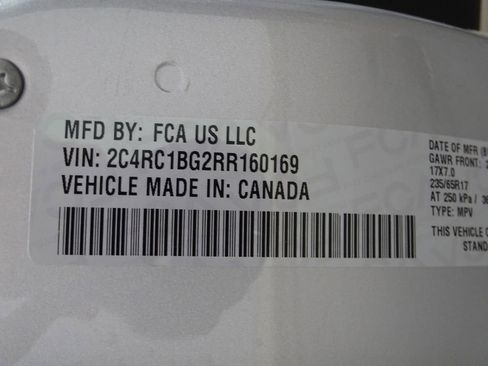 Used 2024 Chrysler Pacifica Touring-L image 22