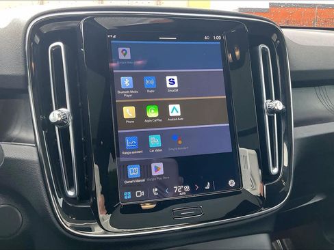 Used 2023 Volvo C40 Recharge Core w/ Climate Package image 36