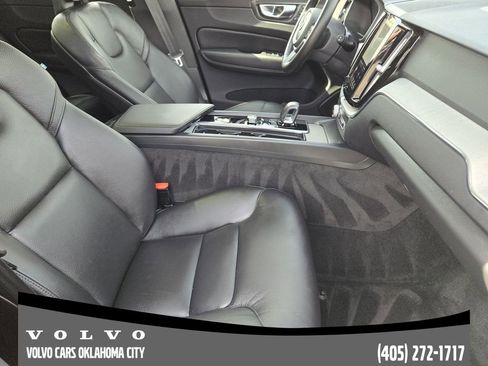 Certified 2025 Volvo XC60 B5 Plus image 13
