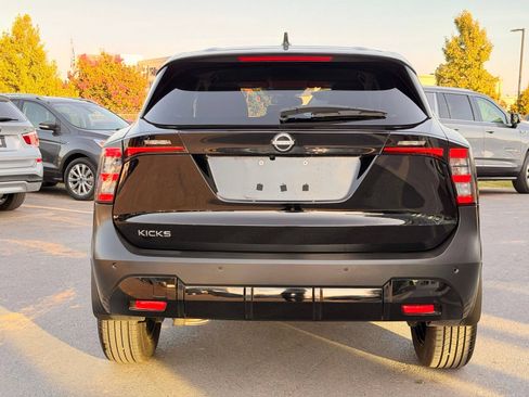 Used 2025 Nissan Kicks SV FWD image 14