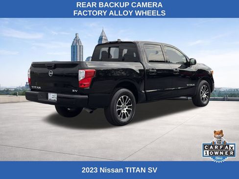 Used 2023 Nissan Titan SV image 5
