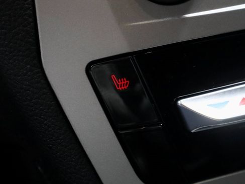 Certified 2023 Ford Explorer XLT image 4