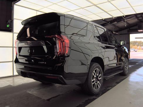 Used 2024 GMC Yukon AT4 w/ Technology Package AWD/4WD image 2