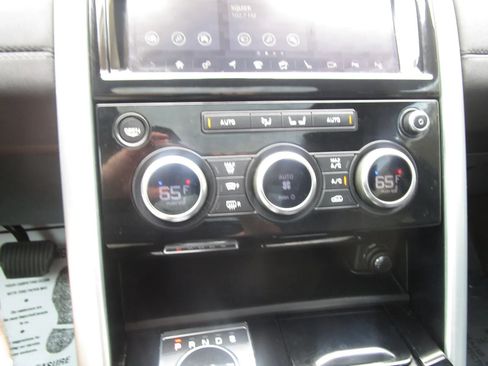 Used 2019 Land Rover Discovery HSE AWD/4WD image 23