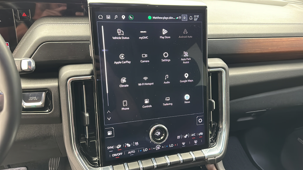 Used 2025 GMC Yukon XL Denali AWD/4WD image 17