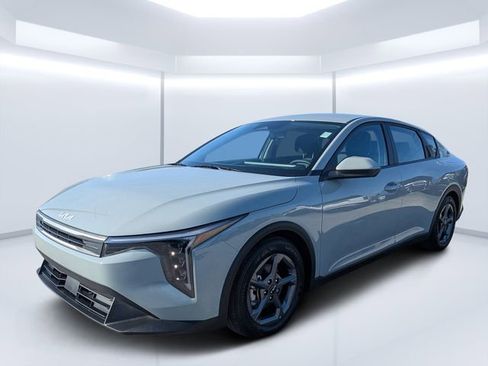 Used 2025 Kia K4 LXS FWD image 7