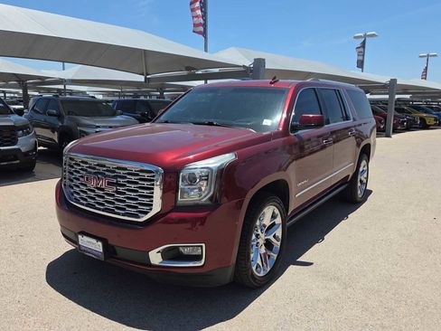 Used 2018 GMC Yukon XL Denali w/ Denali Ultimate Package AWD/4WD image 4