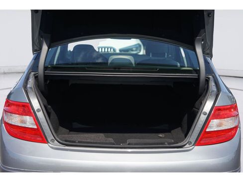 Used 2008 Mercedes-Benz C 300 Sedan image 32