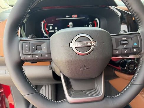 New 2026 Nissan Pathfinder Platinum FWD image 12