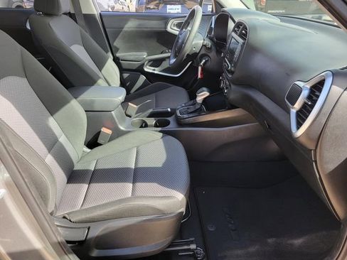 Used 2024 Kia Soul LX w/ Option Group 015 image 8