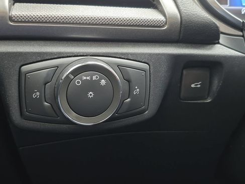 Used 2020 Ford Fusion SE FWD image 28