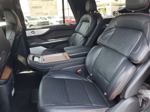 New 2027 Lincoln Navigator L Black Label AWD/4WD image 30