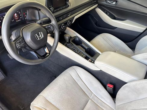Certified 2025 Honda Accord SE image 4