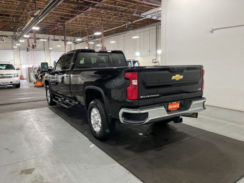 Certified 2022 Chevrolet Silverado 2500 LTZ w/ LTZ Convenience Package AWD/4WD image 9