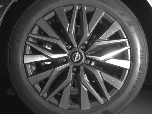 Used 2025 Nissan Altima 2.5 SV FWD image 15