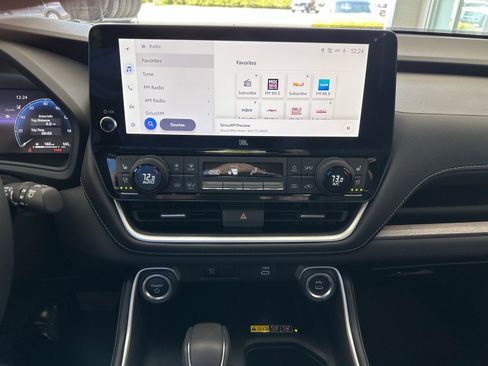 Used 2024 Toyota Grand Highlander Limited image 39