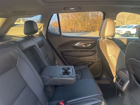 Certified 2022 GMC Terrain SLT w/ Infotainment Package II image 12