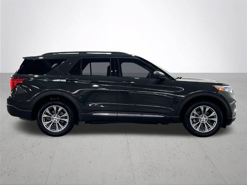 Certified 2022 Ford Explorer XLT w/ Equipment Group 202A AWD/4WD image 10