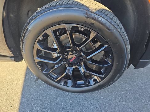 Used 2023 GMC Yukon XL Denali image 30