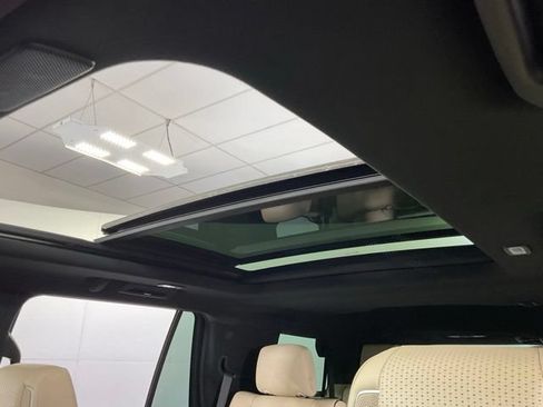 Used 2021 Cadillac Escalade Premium Luxury w/ Performance Package AWD/4WD image 21