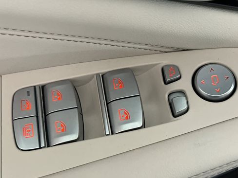 Used 2025 BMW X7 M60i image 13