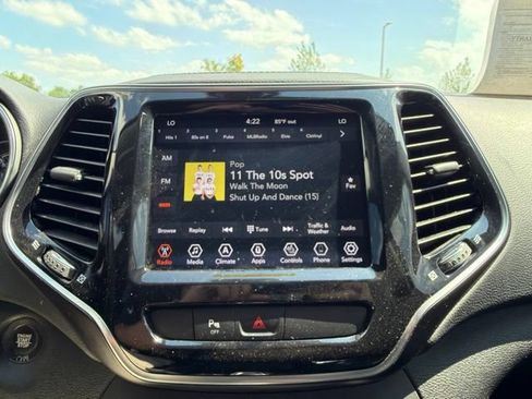 Used 2020 Jeep Cherokee Limited FWD image 27