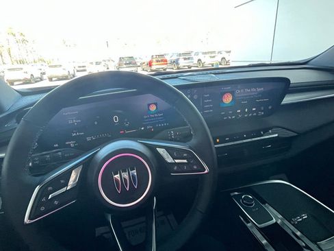 Used 2025 Buick Enclave Preferred image 20