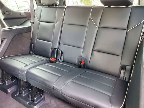 Used 2023 Cadillac Escalade Premium Luxury RWD image 13