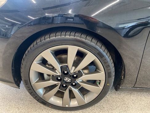Used 2018 Hyundai Elantra GT Sport w/ Sport Tech Package 04 FWD image 12