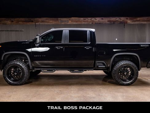 Used 2025 Chevrolet Silverado 2500 LT w/ Trail Boss Package image 6