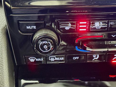 Used 2022 Jeep Grand Cherokee Limited 4xe w/ Luxury Tech Group II image 12