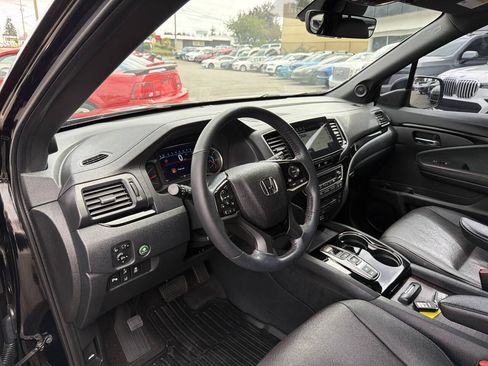 Used 2022 Honda Pilot Black Edition image 42