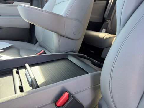 Used 2024 Honda Odyssey Touring image 15