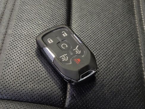 Used 2017 GMC Yukon Denali w/ Open Road Package RWD image 32