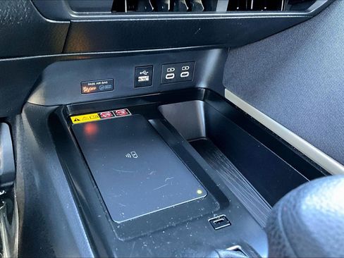 Used 2025 Toyota Camry LE image 30