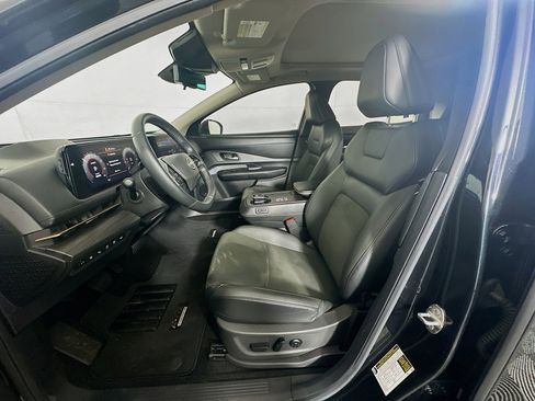 Used 2023 Nissan Ariya FWD image 13